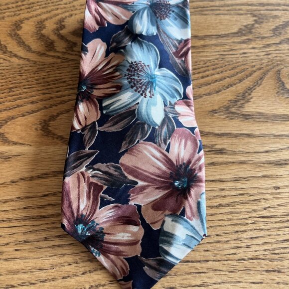 Harve' Benard Ties Lot of 3 Vtg Floral Patterns Pure Silk Black blue Rose Maroon - Picture 3 of 9